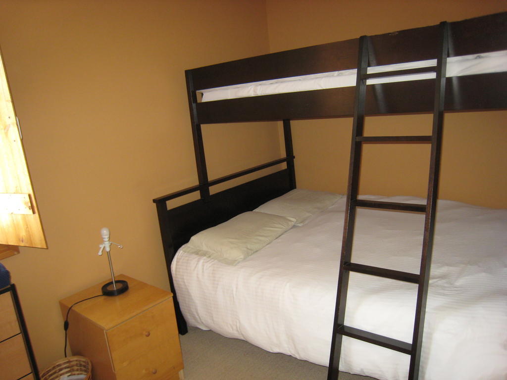Poppi'S Guesthouse Revelstoke Rom bilde