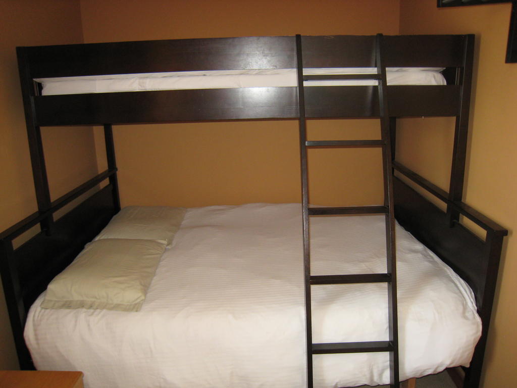 Poppi'S Guesthouse Revelstoke Rom bilde